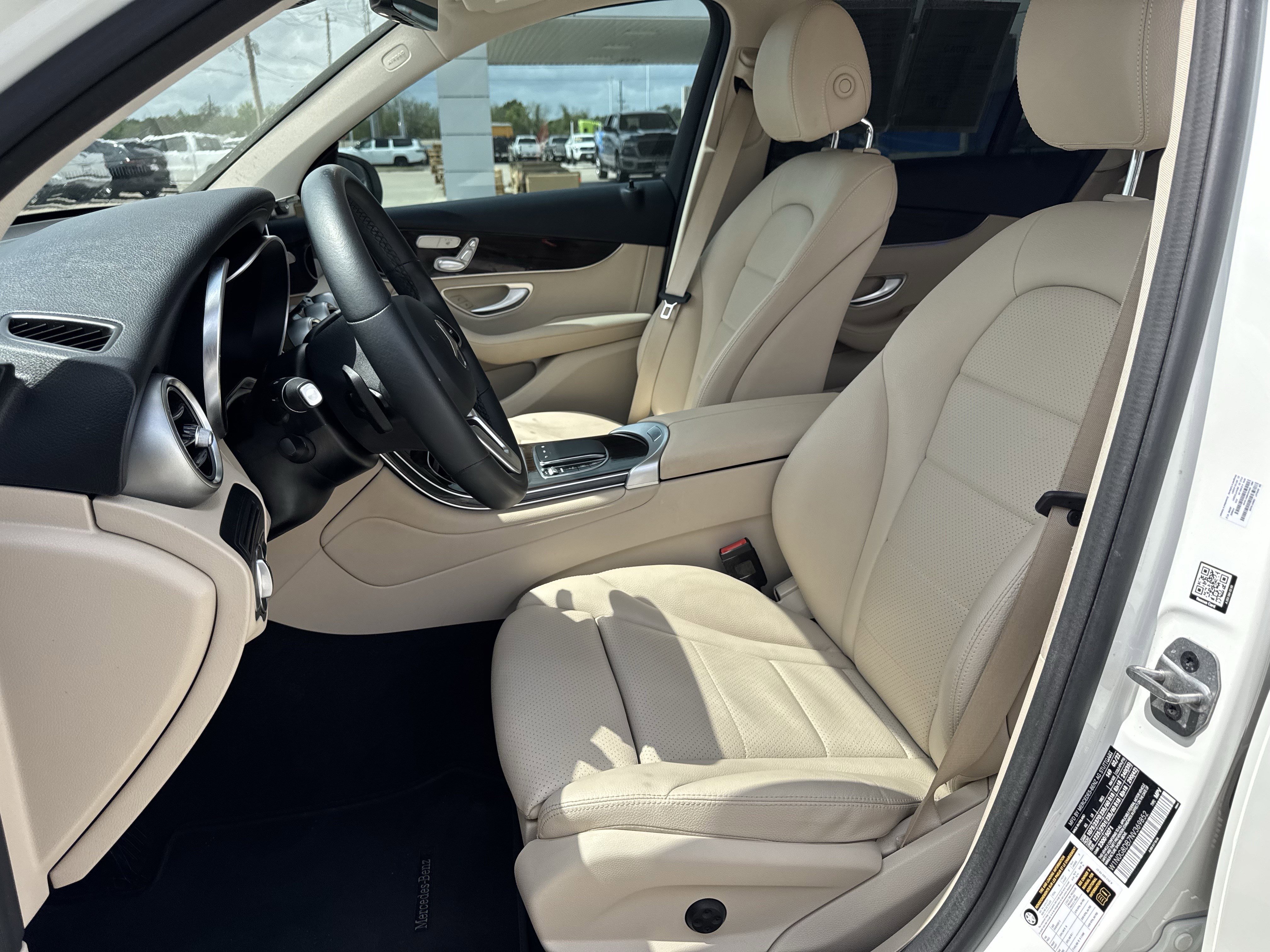 Used 2022 Mercedes-Benz GLC 300 image 28