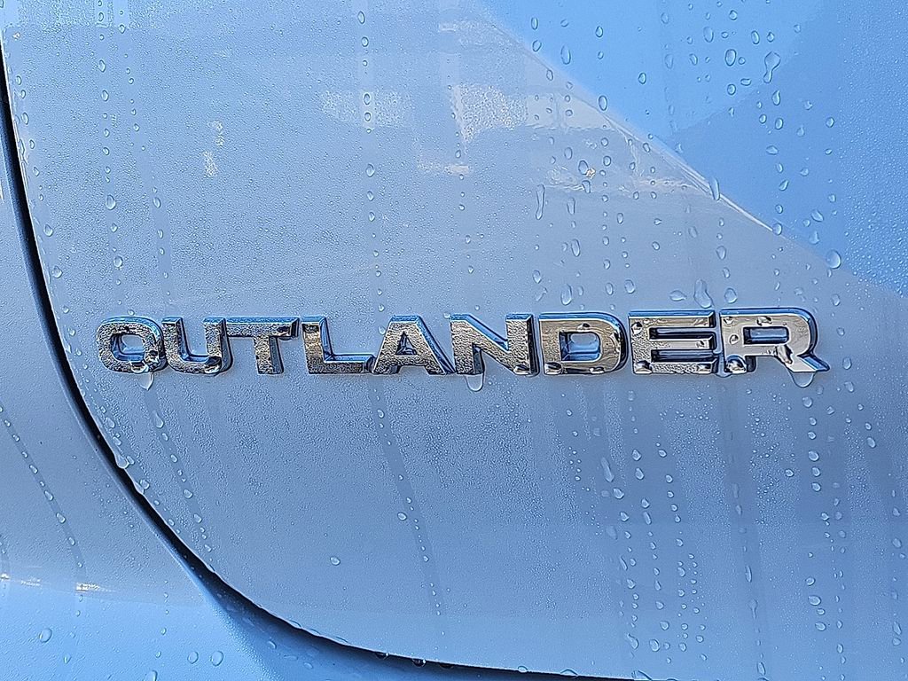 New 2026 Mitsubishi Outlander SE image 21