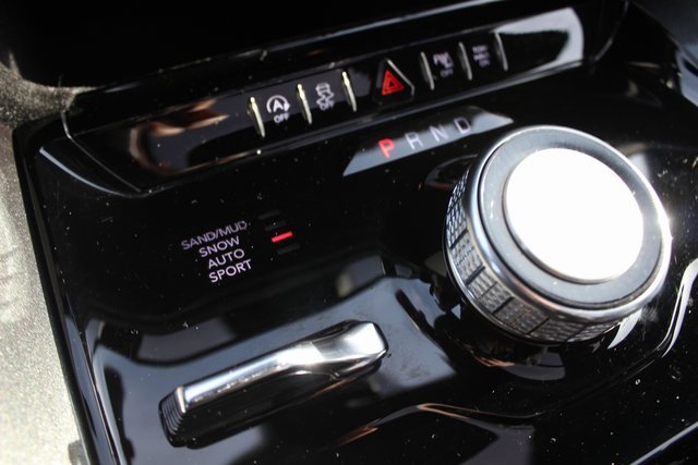 Used 2024 Jeep Wagoneer 4WD w/ Premium Group I image 11