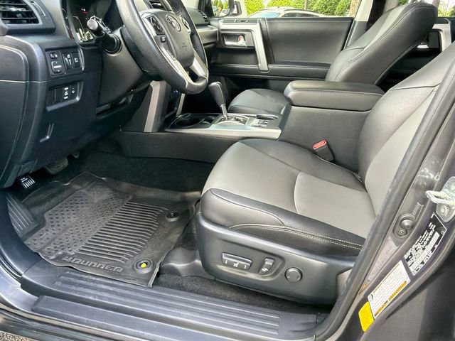 Used 2023 Toyota 4Runner SR5 Premium w/ Moonroof Package RWD image 9