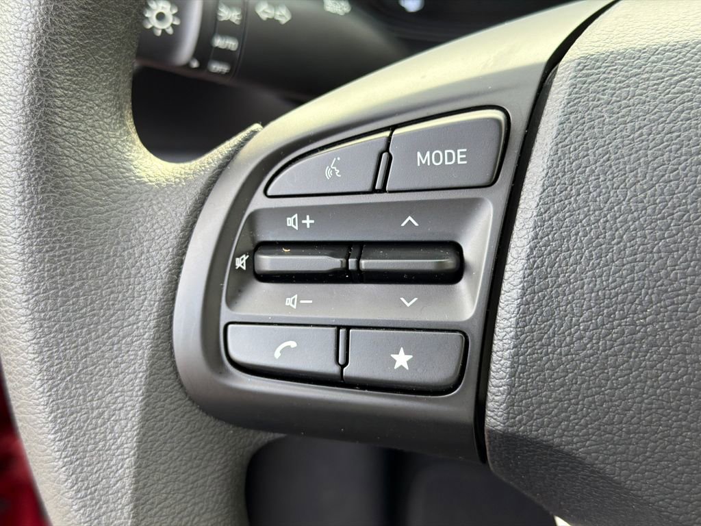 Used 2024 Hyundai Venue SE image 24