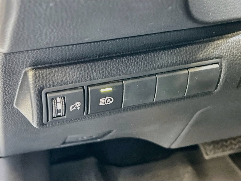Used 2026 Toyota Corolla LE FWD image 10