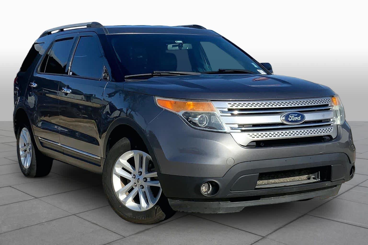 Used 2012 Ford Explorer XLT AWD/4WD image 2