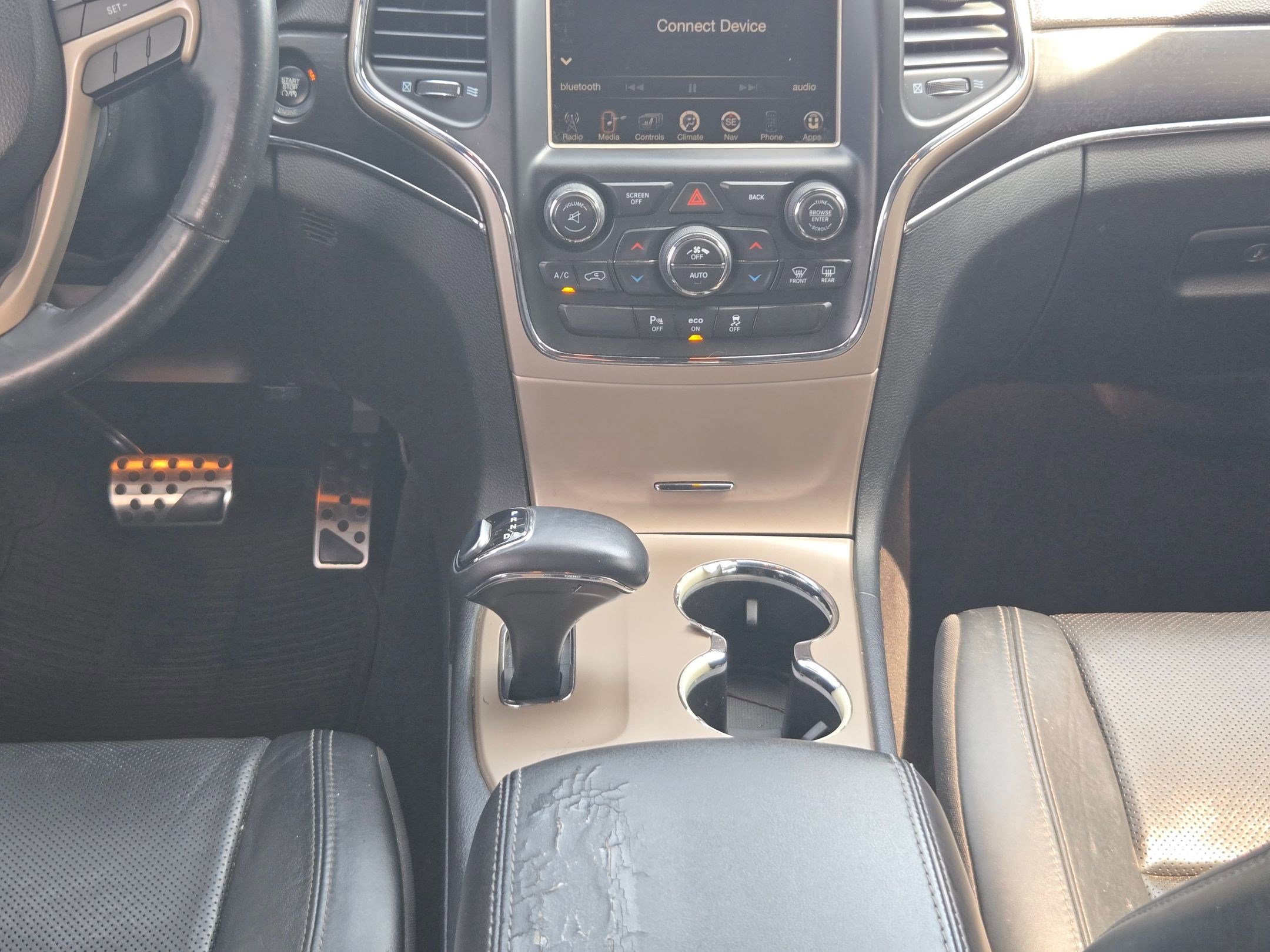 Used 2014 Jeep Grand Cherokee Limited w/ Luxury Group II AWD/4WD image 17