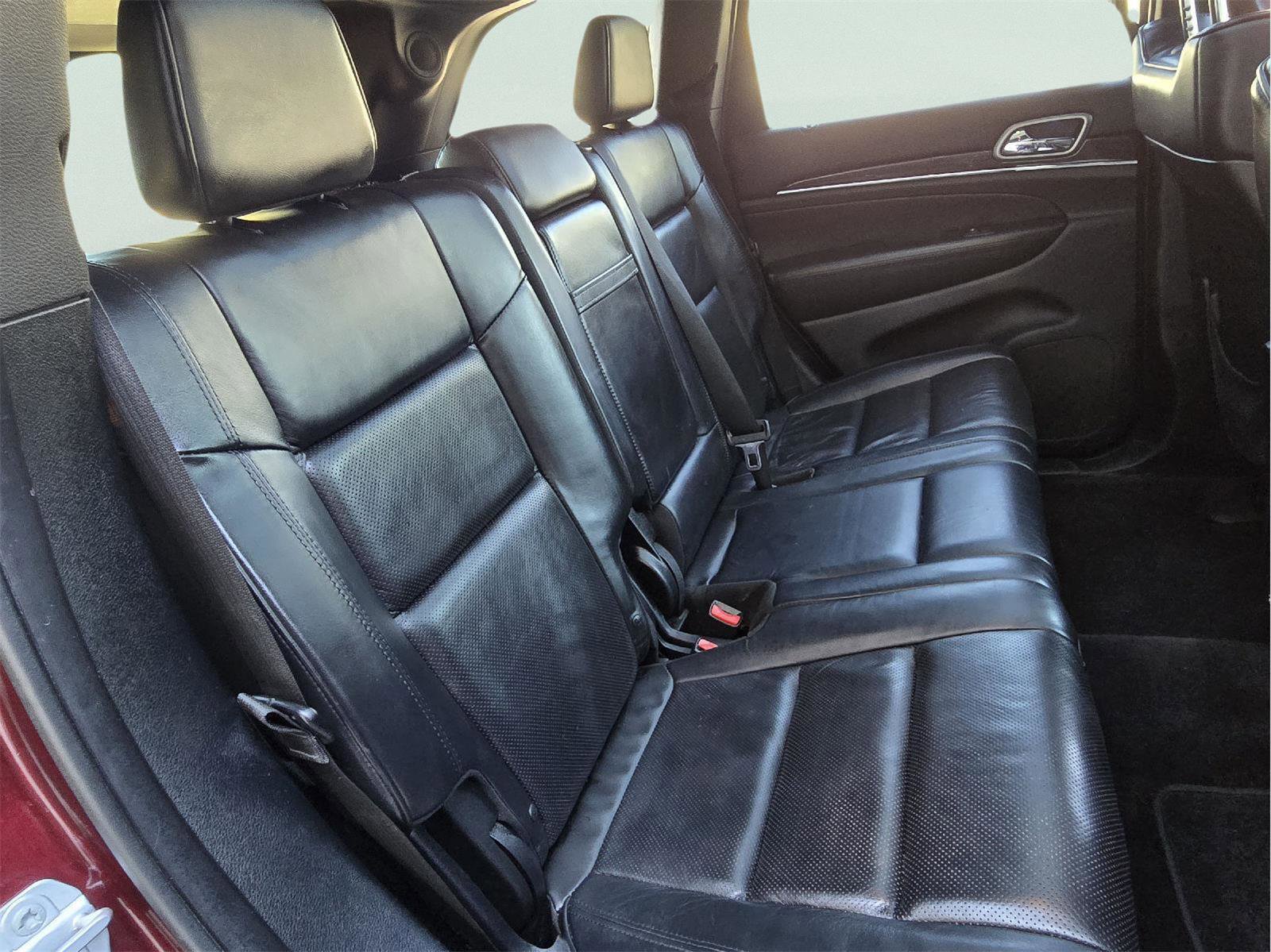 Used 2018 Jeep Grand Cherokee Overland image 36