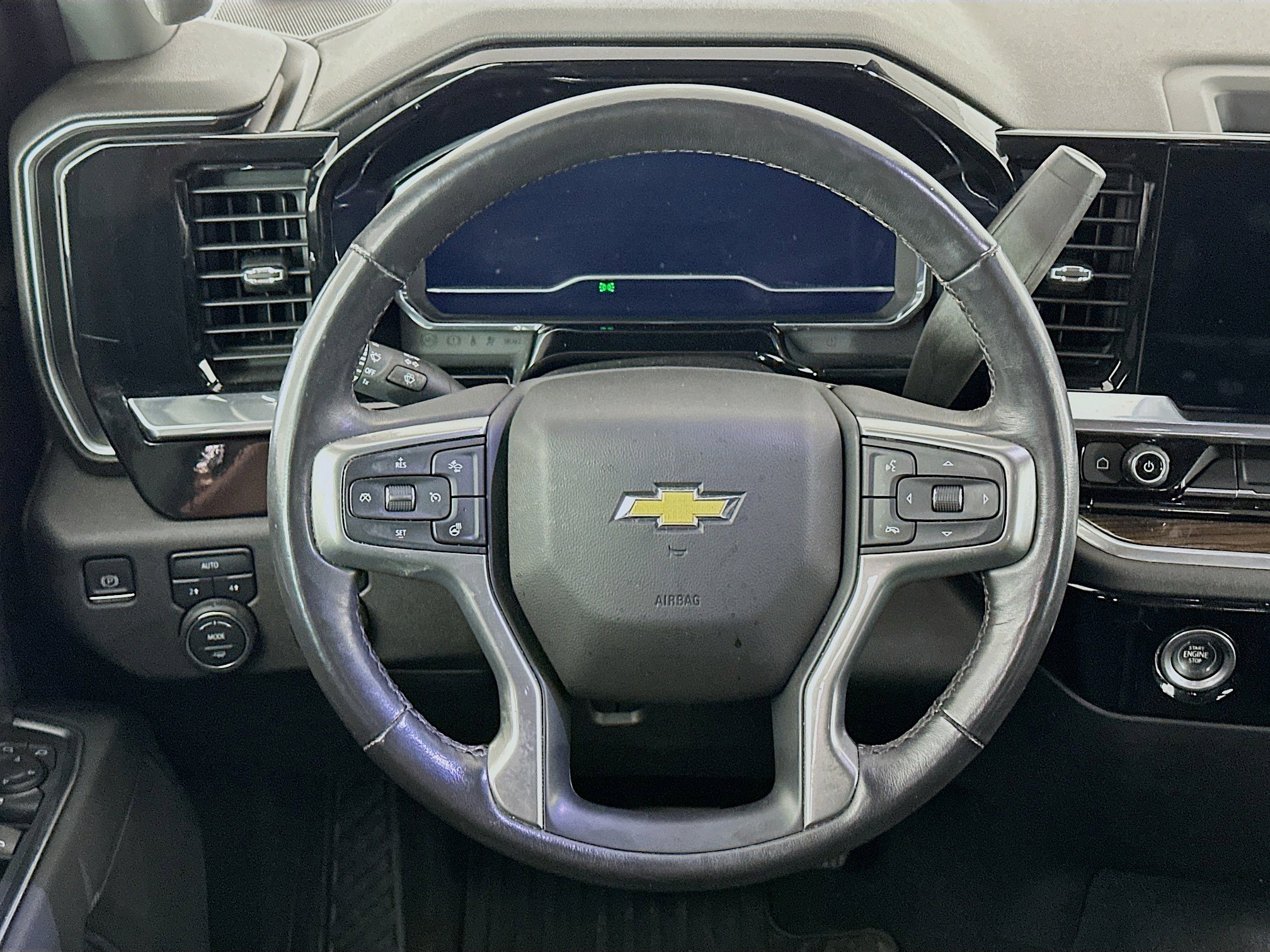 Used 2022 Chevrolet Silverado 1500 LT image 18