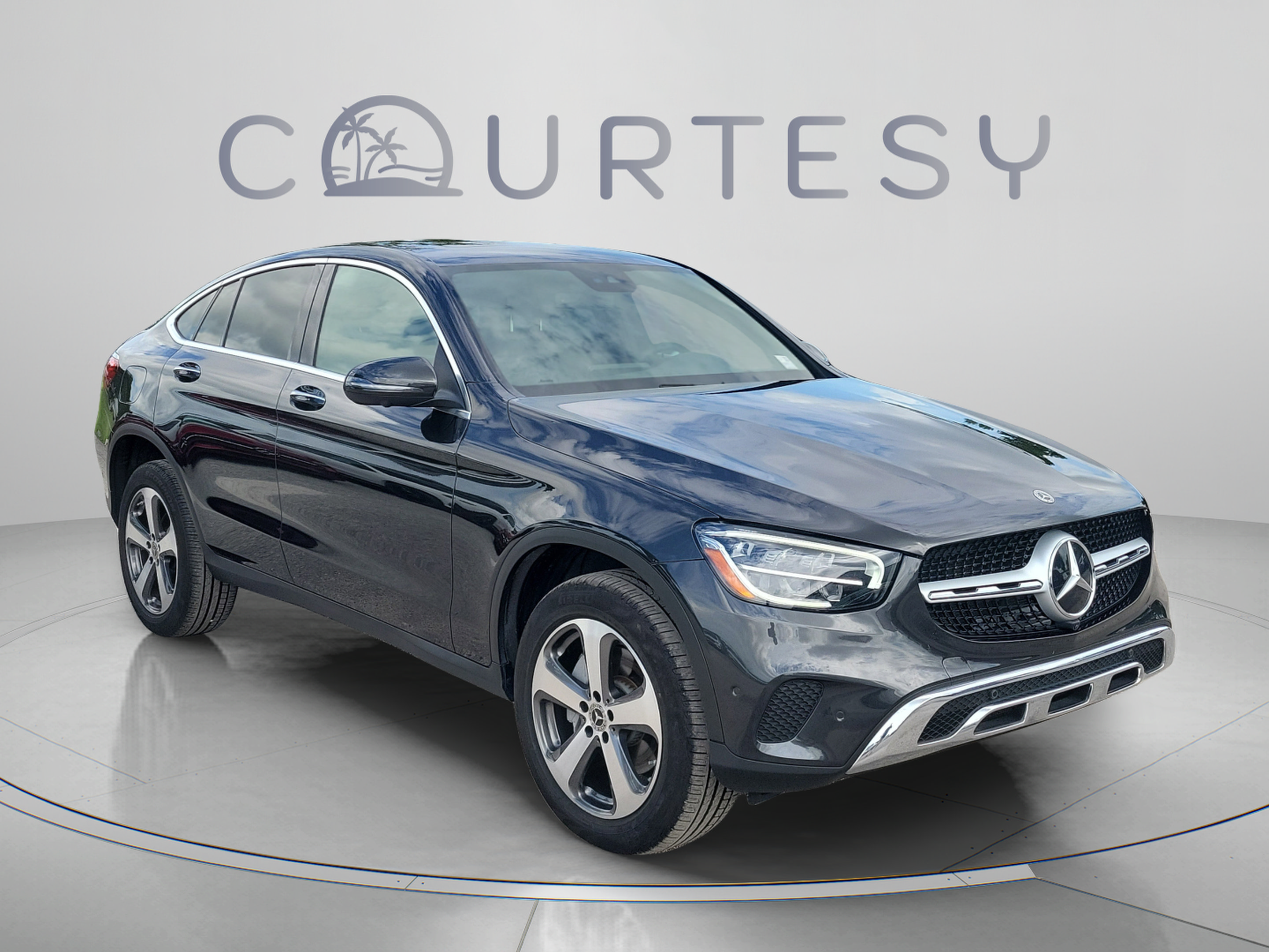 Certified 2023 Mercedes-Benz GLC 300 4MATIC Coupe image 4