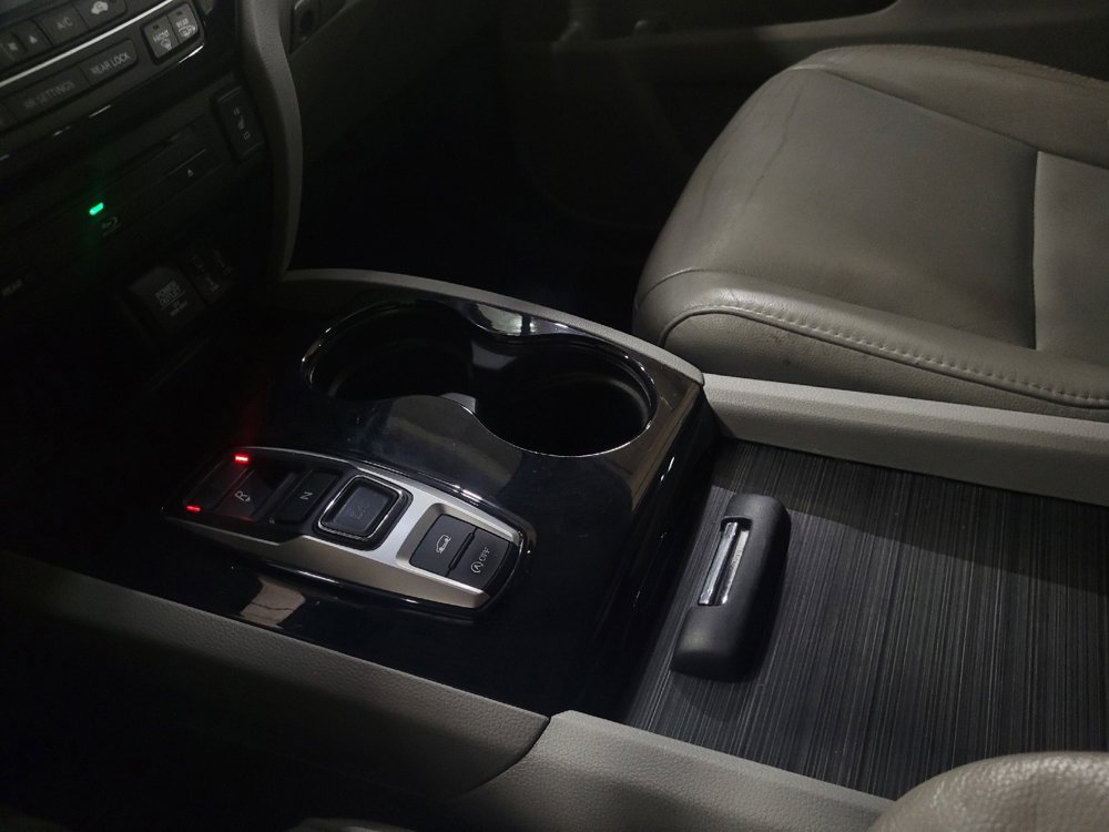 Used 2018 Honda Pilot Touring image 26