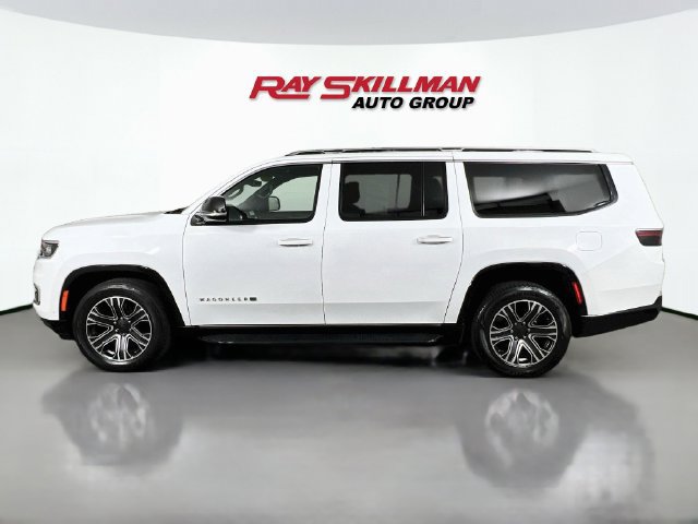 Used 2024 Jeep Wagoneer L Series II w/ Flexible Seating Group AWD/4WD image 4