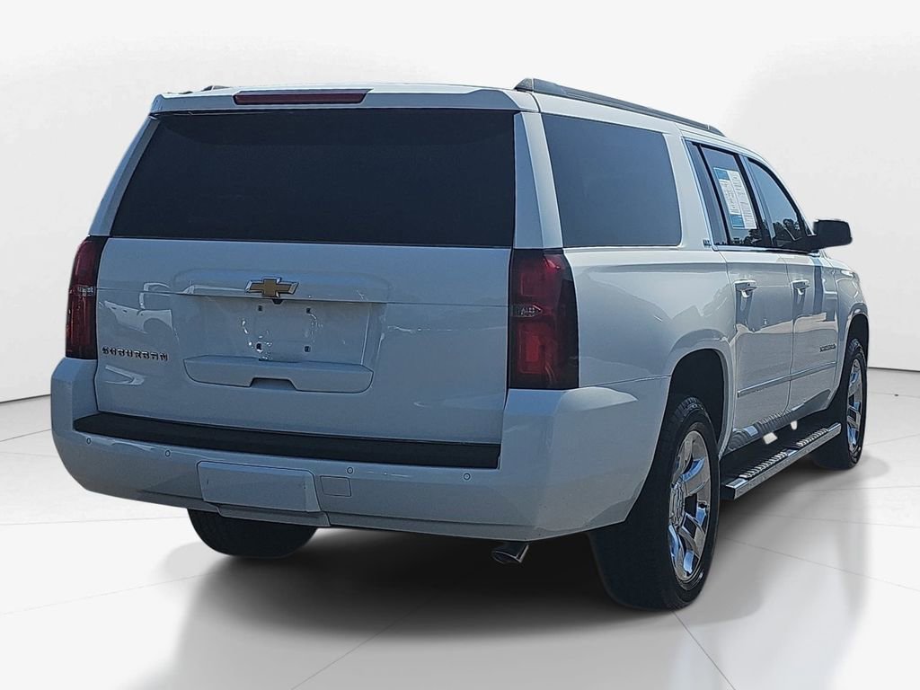 Used 2017 Chevrolet Suburban LT w/ LT Signature Package RWD image 5