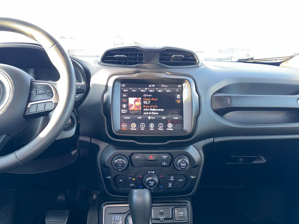 Used 2022 Jeep Renegade Latitude image 18