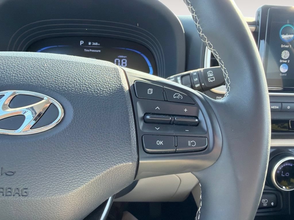New 2025 Hyundai Venue Limited FWD image 18
