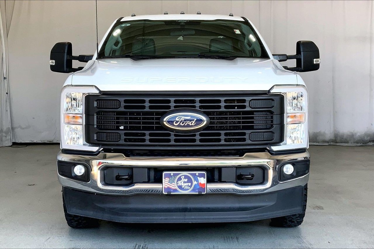Used 2025 Ford F350 XL w/ XL Driver Assist Package AWD/4WD image 2