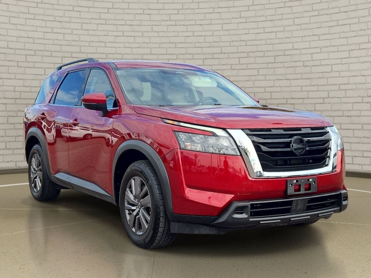 Certified 2024 Nissan Pathfinder SV FWD image 3