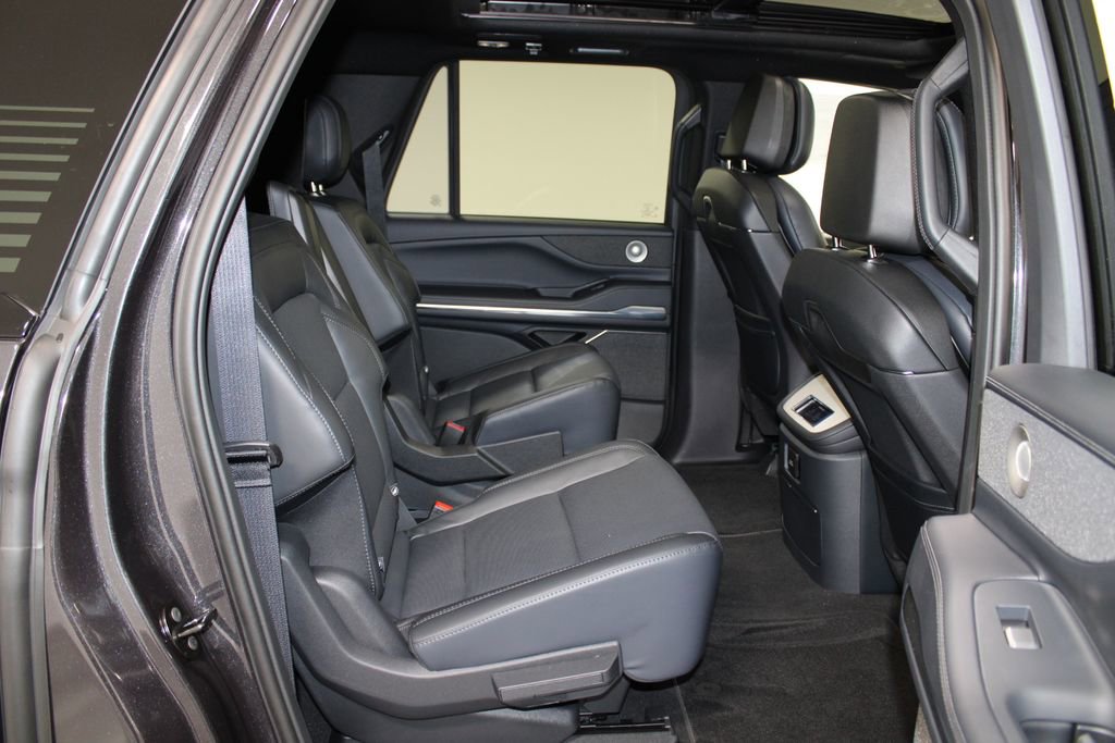 New 2026 Lincoln Navigator L Reserve w/ Jet Appearance Package image 35