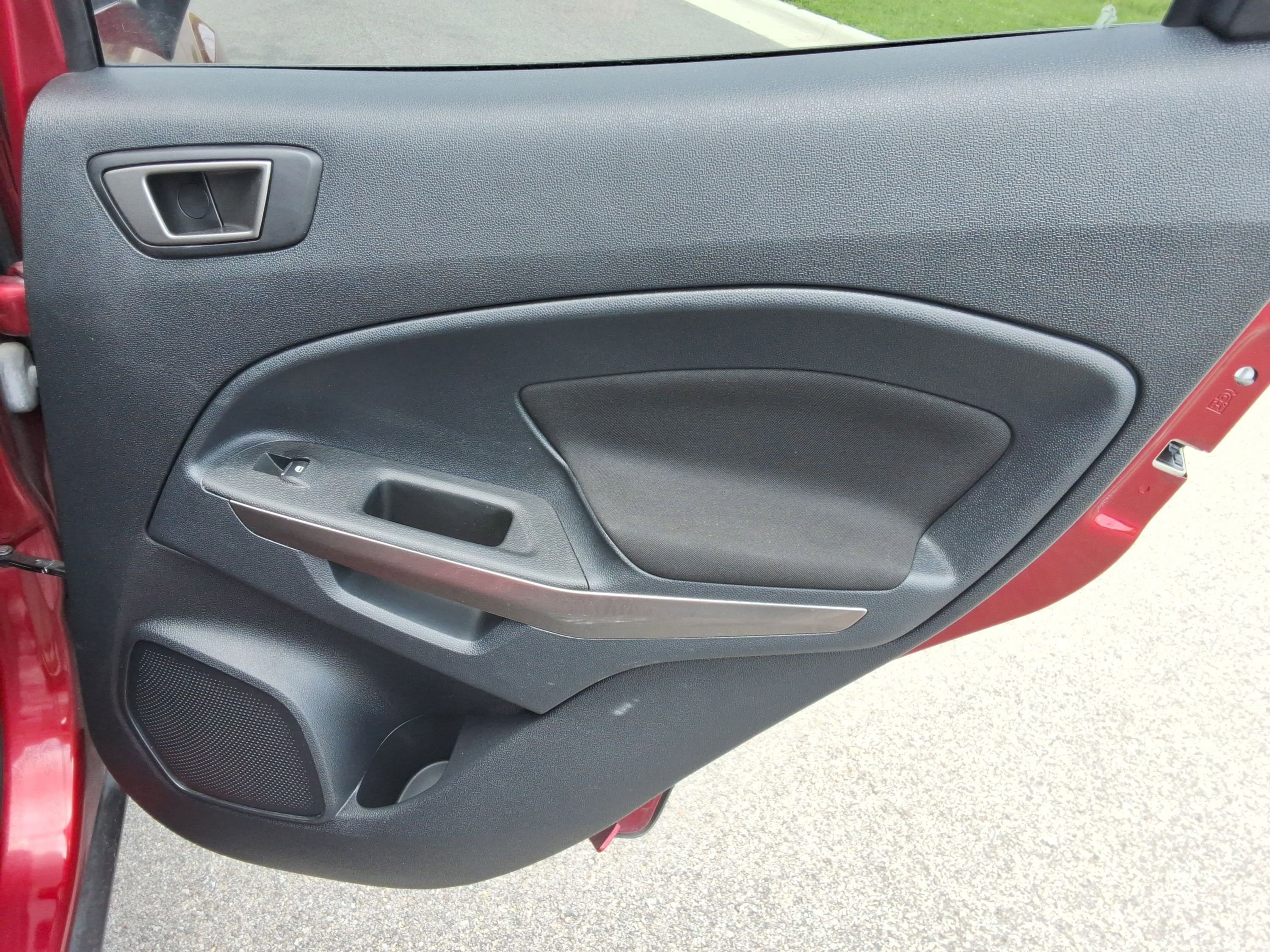 Used 2020 Ford EcoSport SE FWD image 24