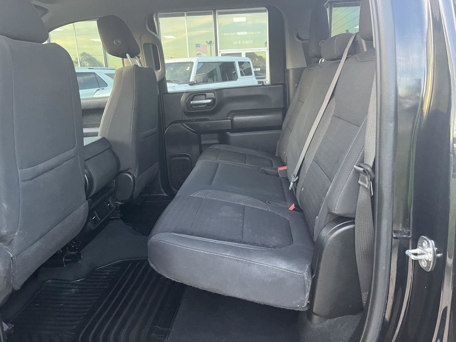 Used 2022 Chevrolet Silverado 2500 Custom w/ Custom Value Package image 11