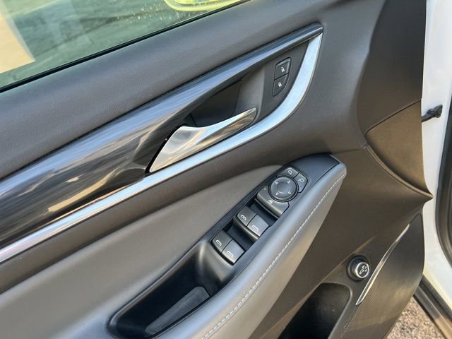 Used 2019 Buick Enclave Essence image 9