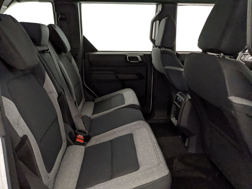 New 2025 Ford Bronco 4-Door image 25