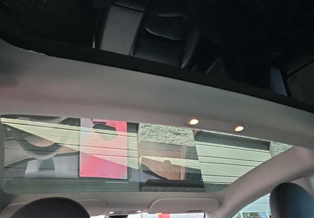 Used 2023 Tesla Model 3 Performance image 8