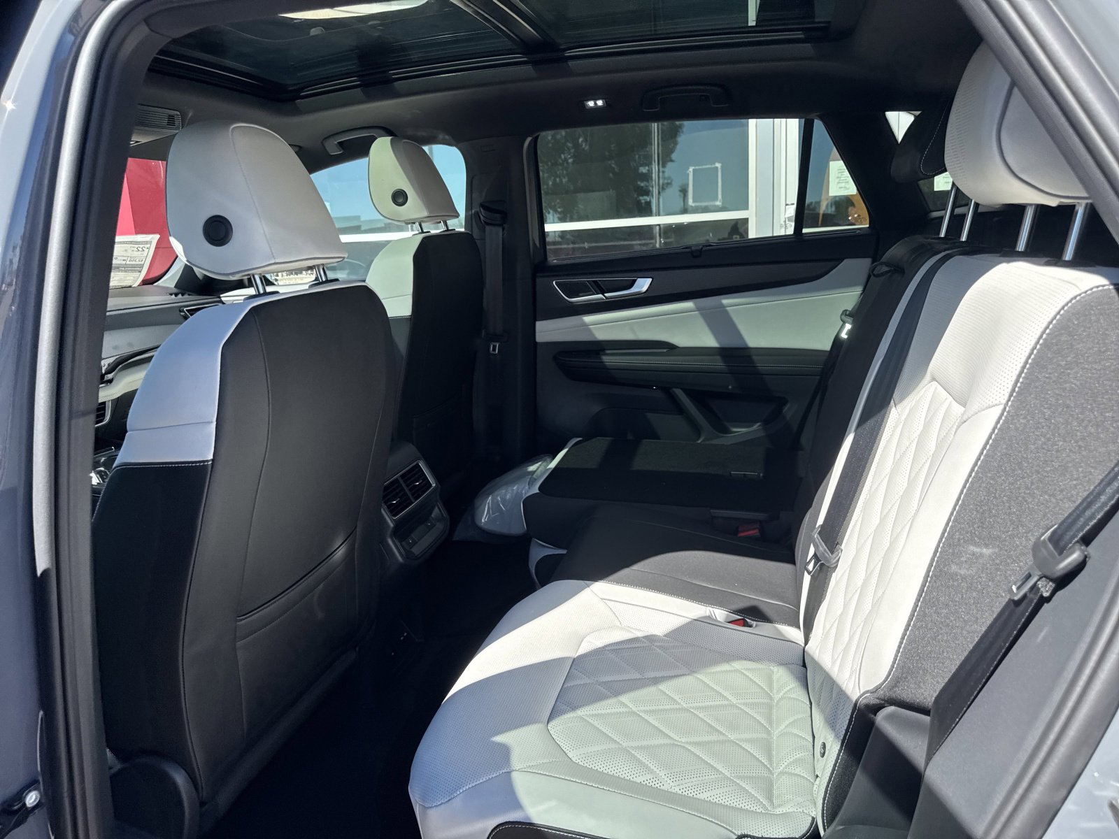 New 2026 Volkswagen Atlas Cross Sport SEL Premium R-Line image 19