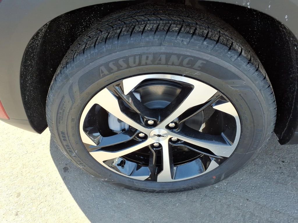 New 2026 Chevrolet Trax RS w/ Sunroof Package image 9