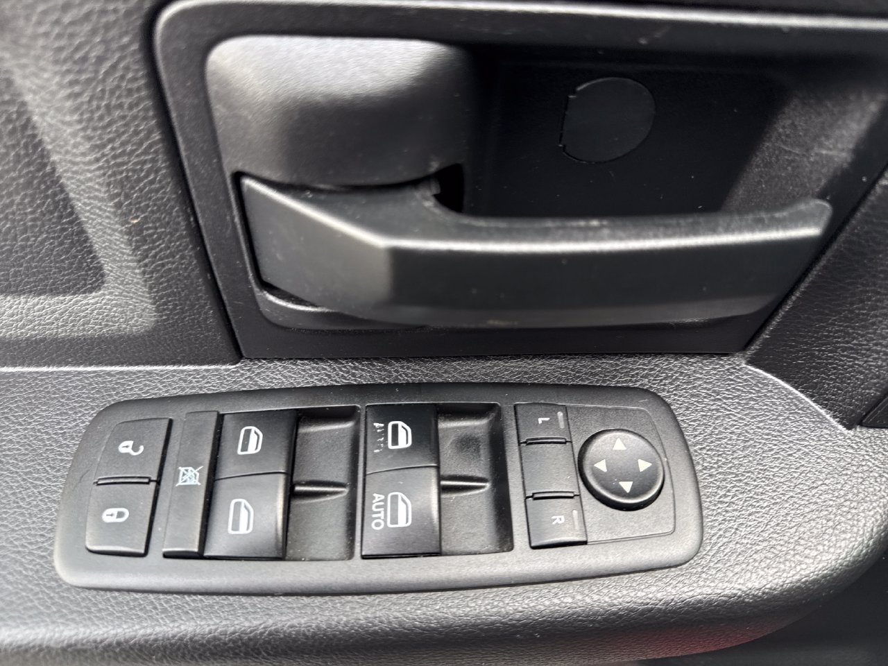 Used 2014 RAM 1500 Express AWD/4WD image 16
