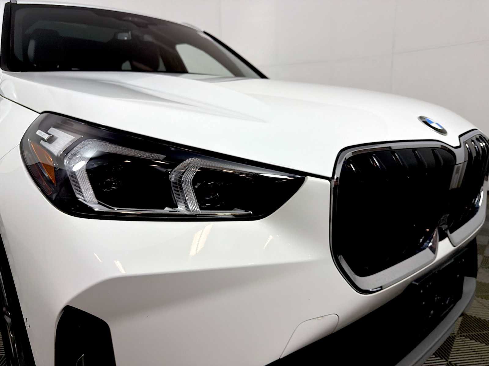 Used 2023 BMW X1 xDrive28i w/ Premium Package AWD/4WD image 25