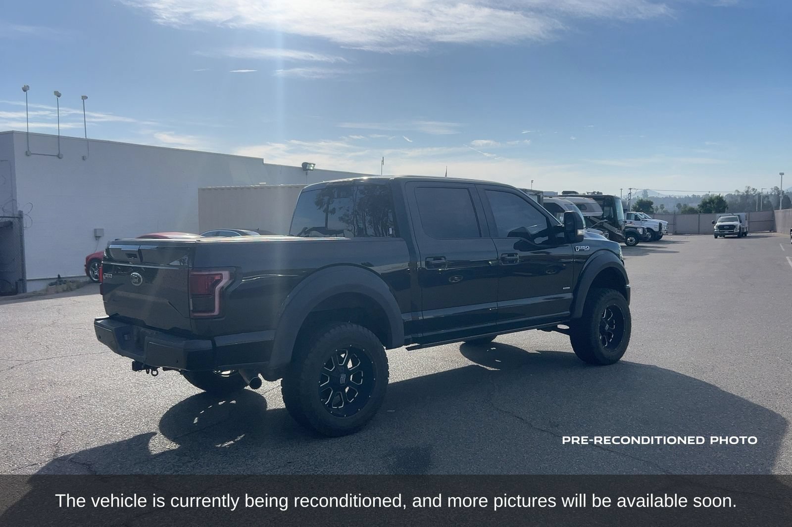 Used 2015 Ford F150 Lariat w/ Equipment Group 502A Luxury AWD/4WD image 6