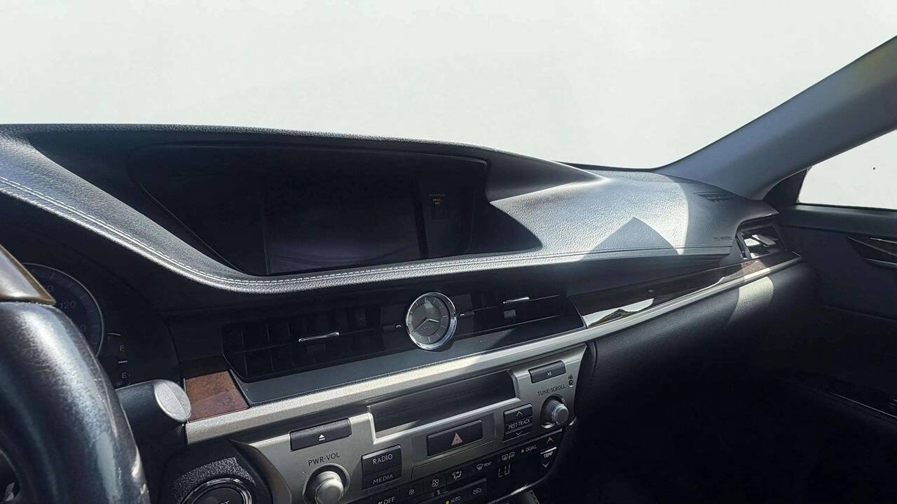 Used 2016 Lexus ES 350 w/ Navigation System Package FWD image 19