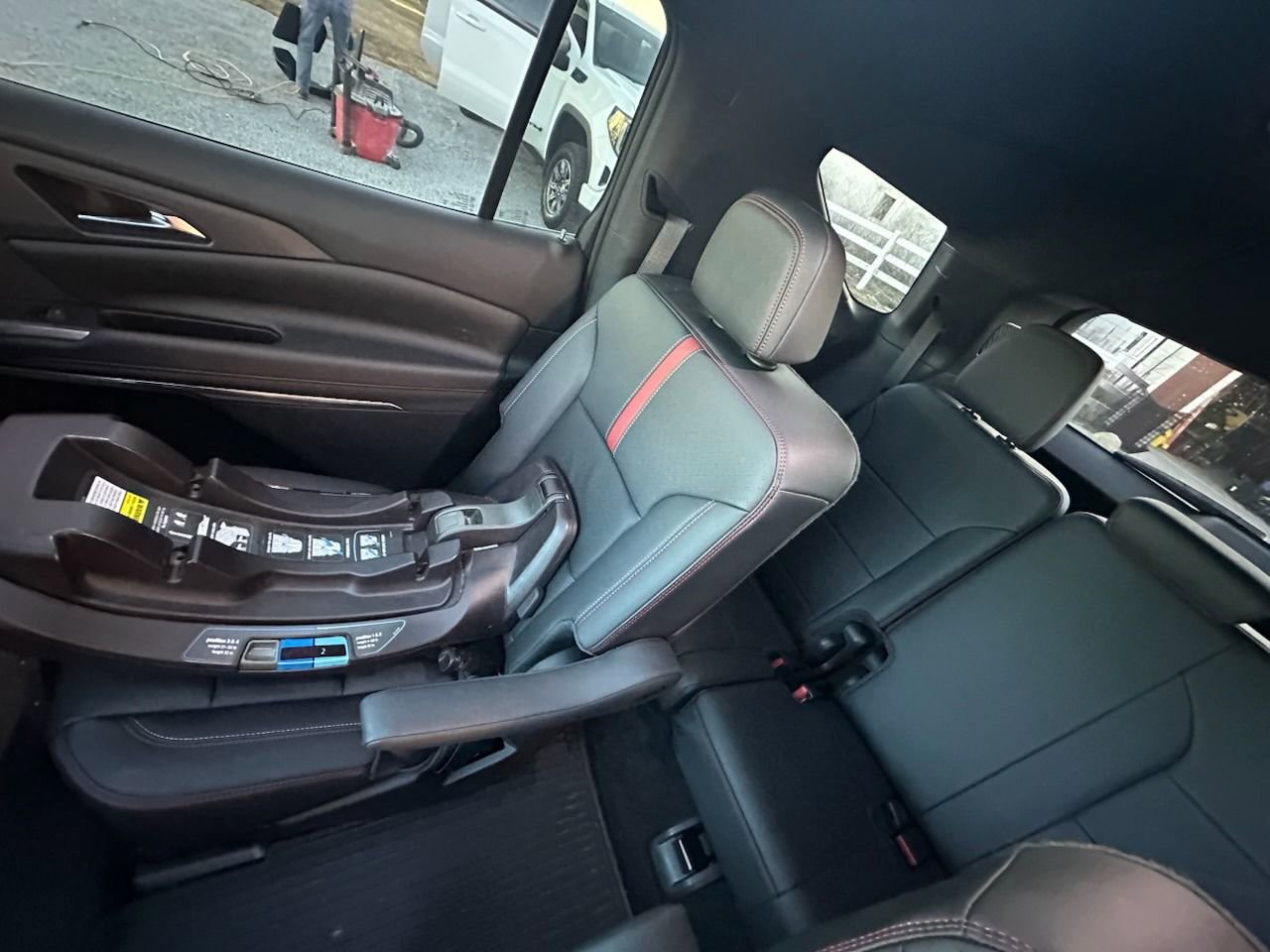 Used 2024 Chevrolet Traverse RS image 7