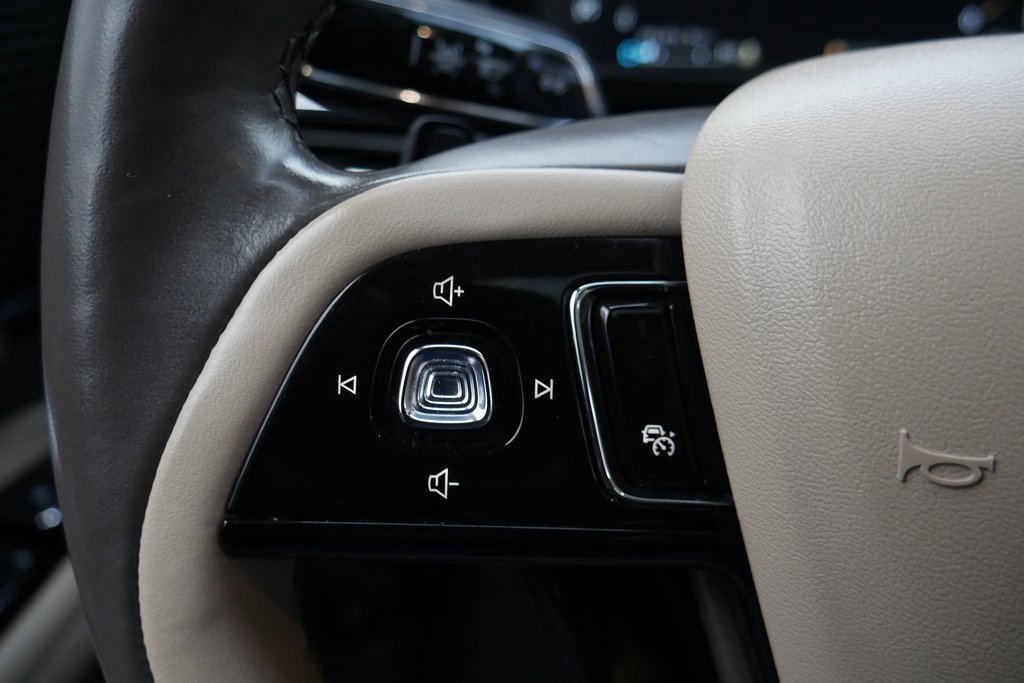 Used 2022 Lincoln Corsair Reserve w/ Equipment Group 201A image 12