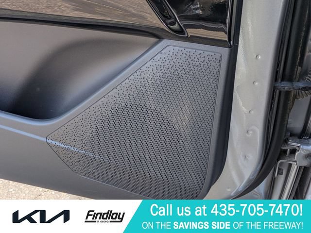 Certified 2025 Kia Niro EX Touring FWD image 28