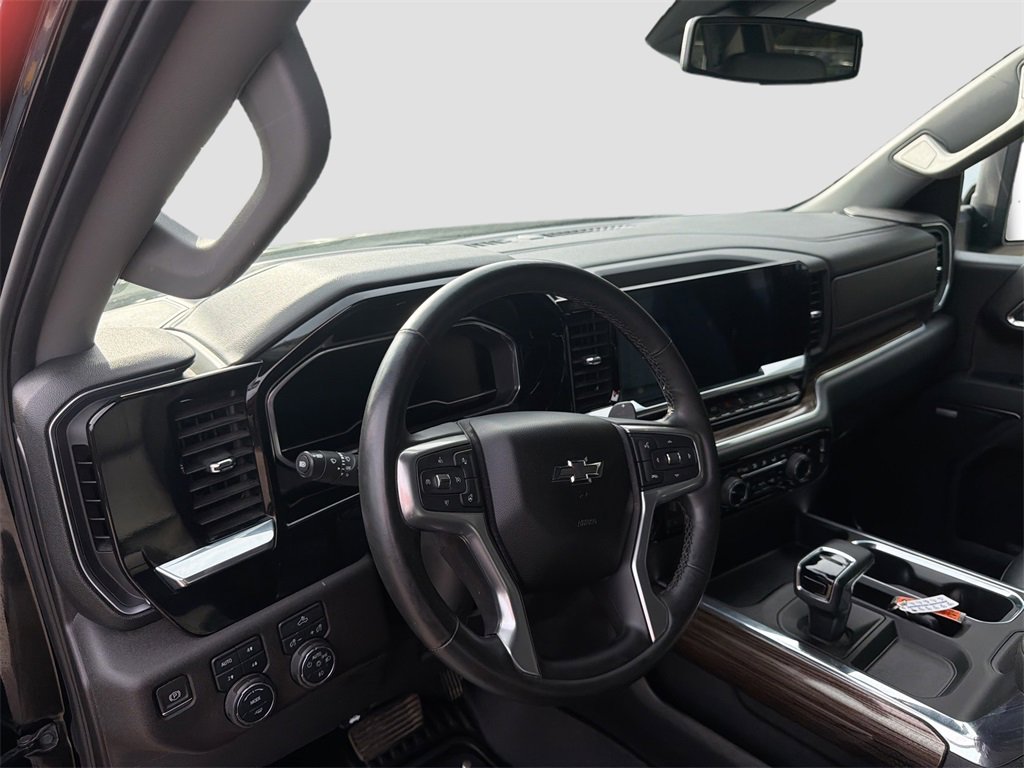 Used 2023 Chevrolet Silverado 1500 RST w/ Convenience Package II image 9
