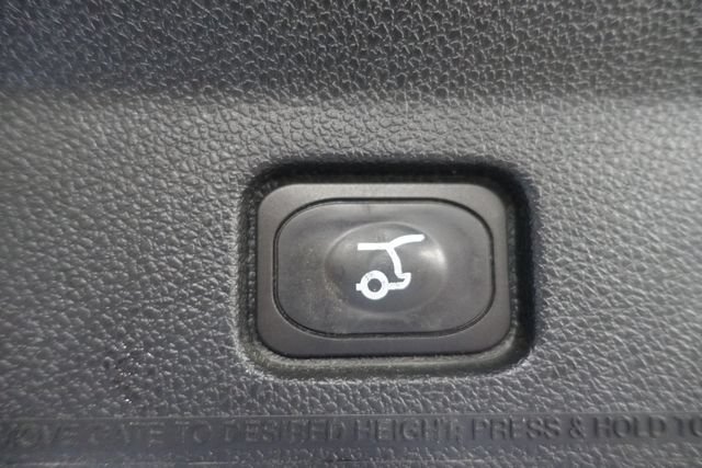 Used 2018 Ford Explorer XLT w/ Equipment Group 202A AWD/4WD image 23