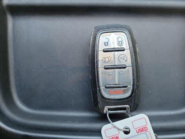 Used 2020 Chrysler Voyager Lxi FWD image 34