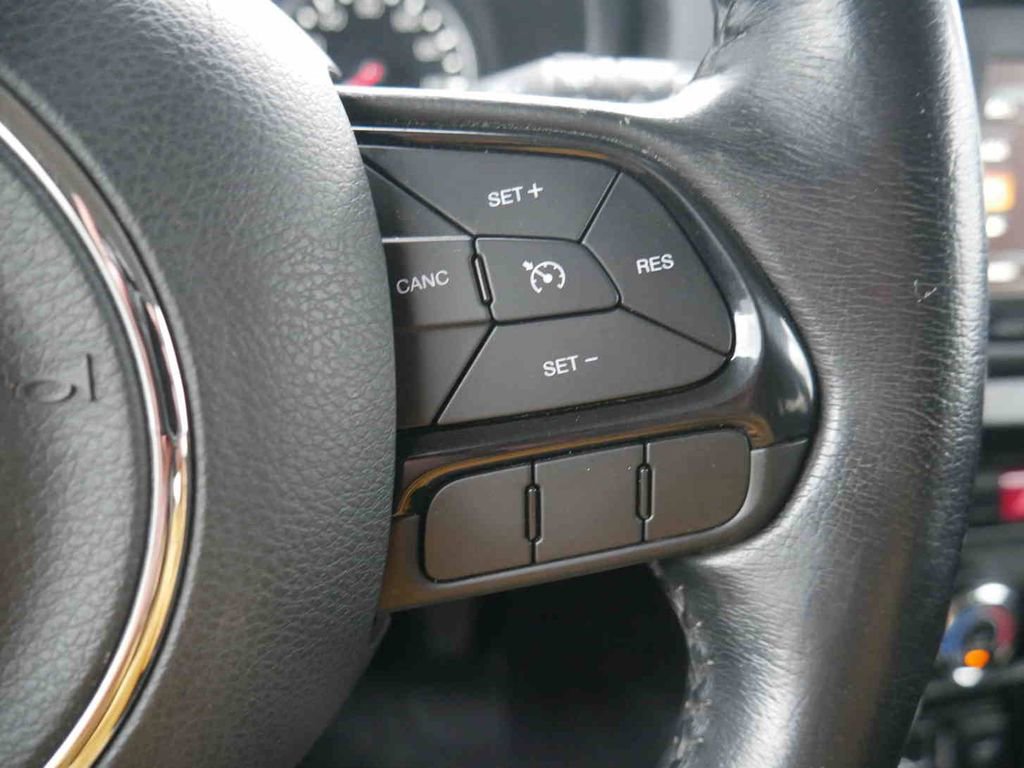Used 2017 Jeep Renegade Altitude AWD/4WD image 33