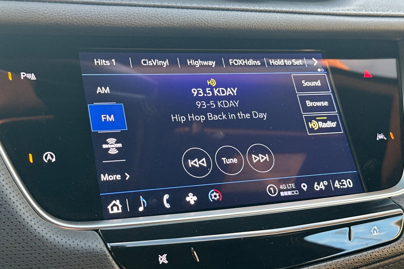 Used 2025 Cadillac XT6 Luxury image 27