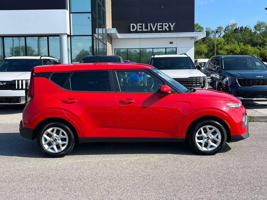 Used 2020 Kia Soul S FWD image 25