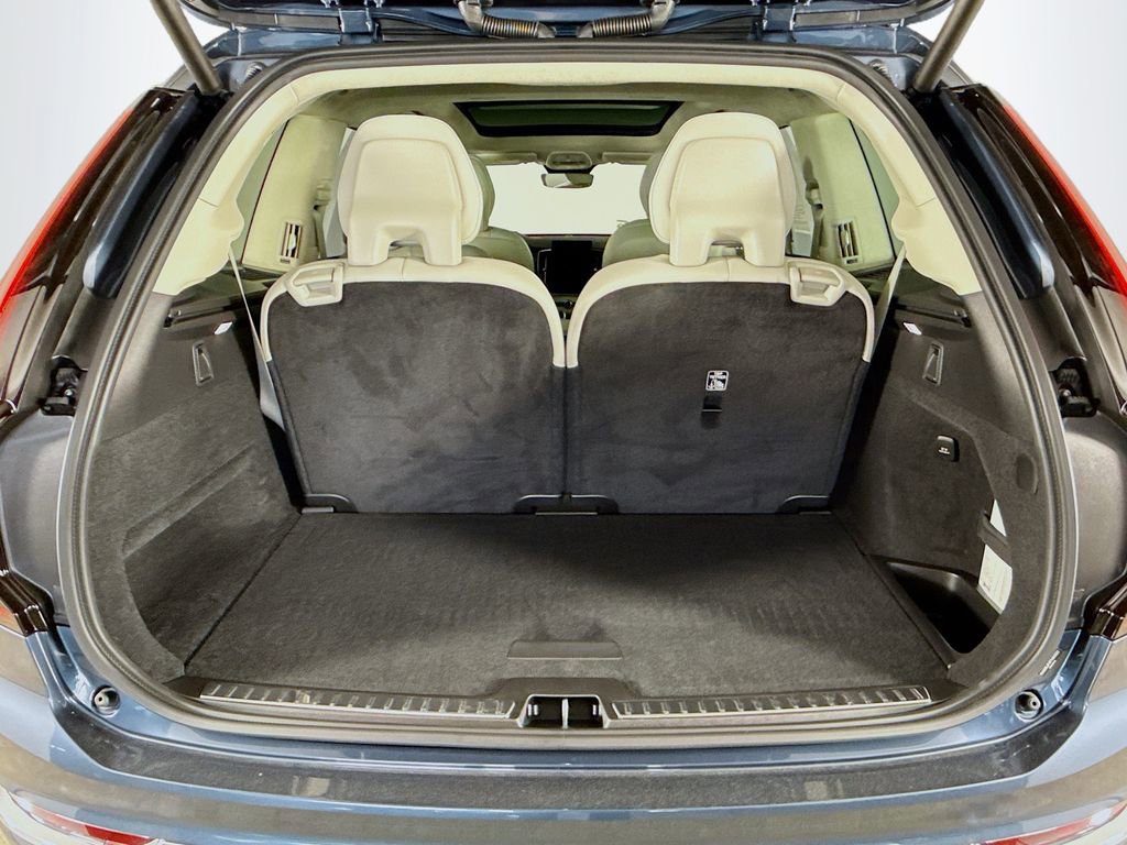 Used 2026 Volvo XC90 B6 Ultra w/ Lounge Package image 28