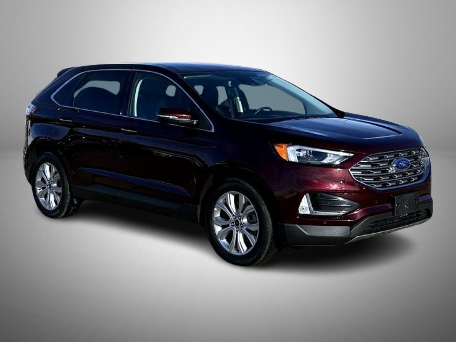 Used 2024 Ford Edge Titanium image 3