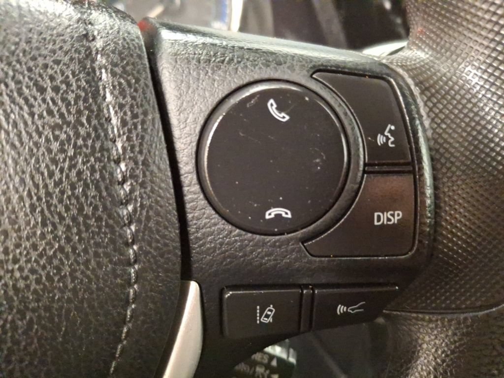 Used 2018 Toyota Corolla LE FWD image 18