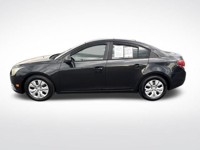Used 2013 Chevrolet Cruze LS FWD image 2
