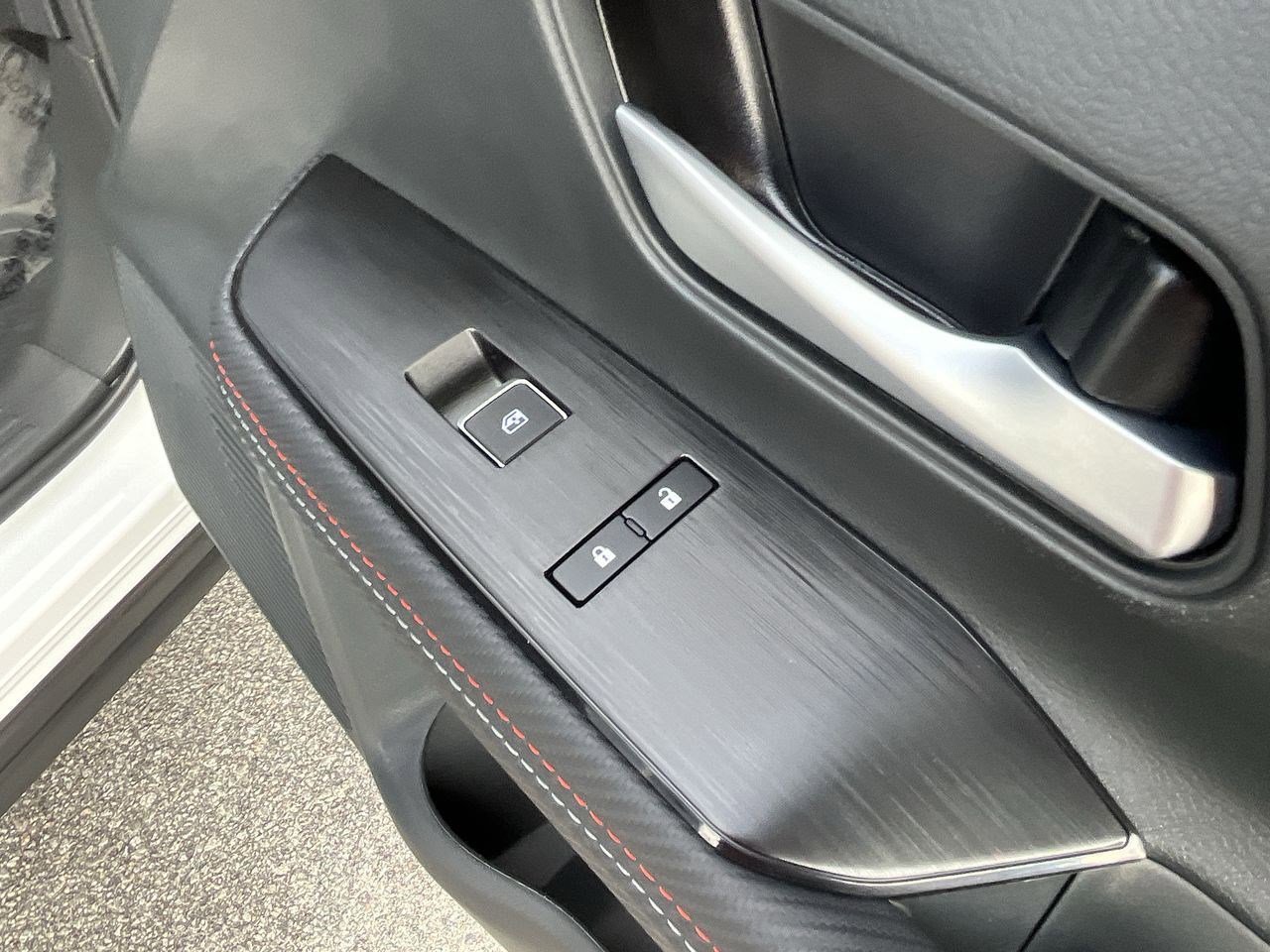 New 2025 Nissan Kicks SR FWD image 38