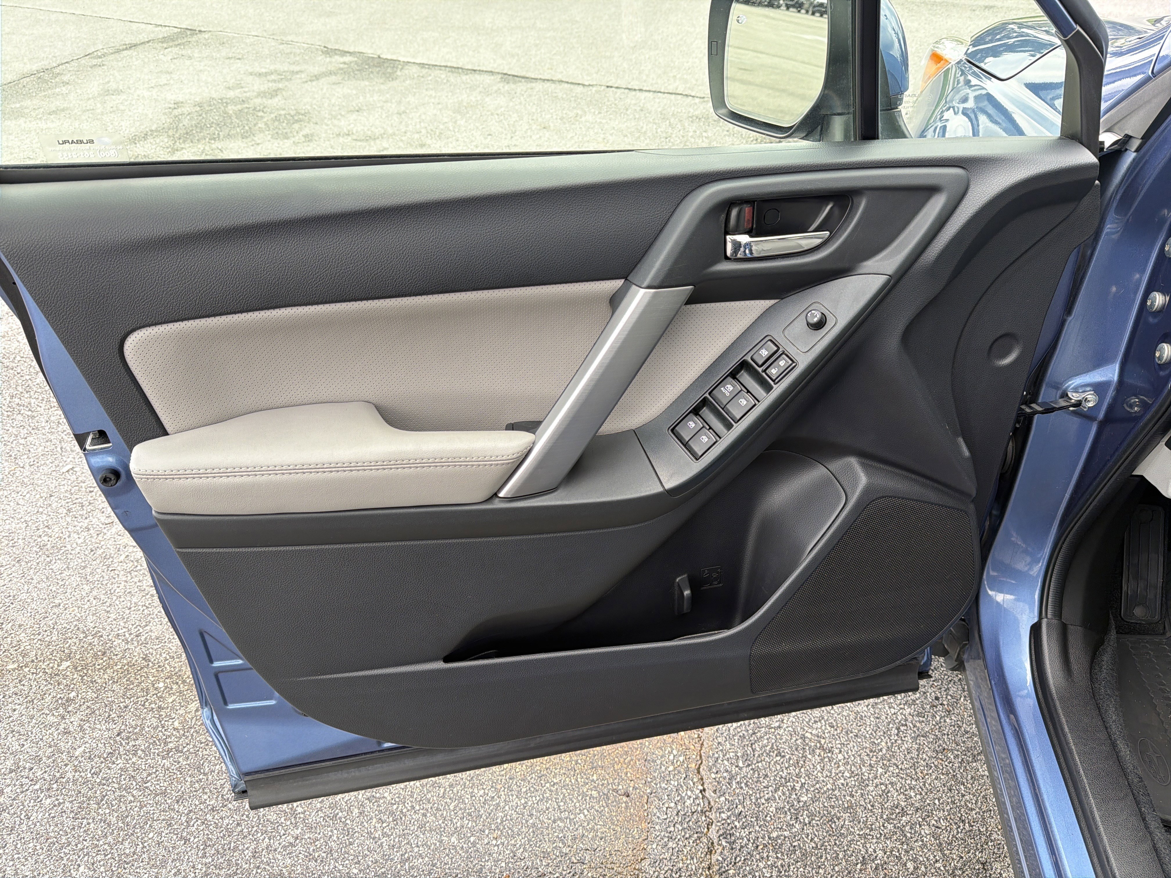 Used 2016 Subaru Forester 2.5i Limited image 10