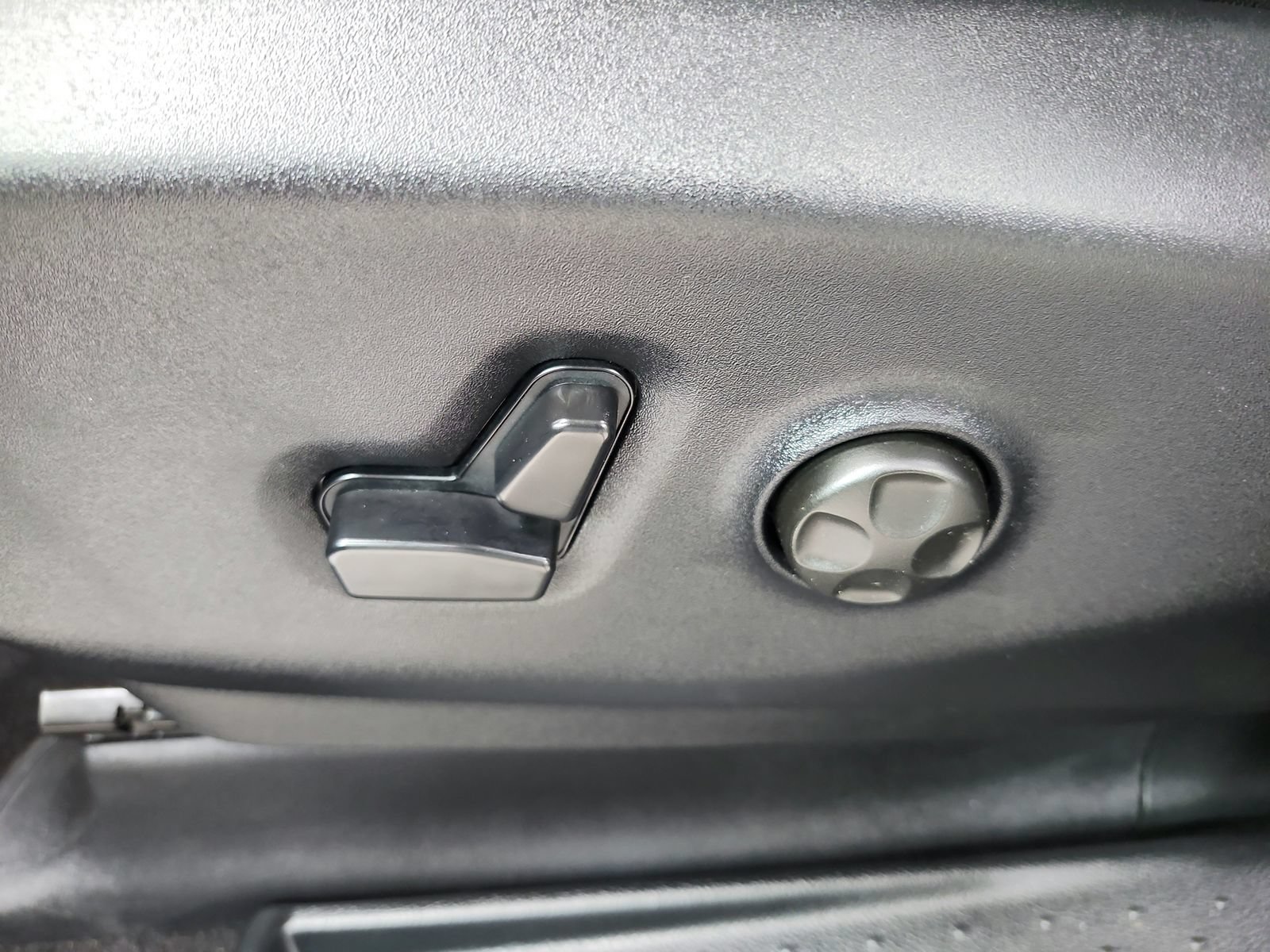 Used 2025 Chrysler Pacifica Select FWD image 21