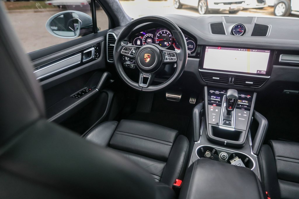Used 2020 Porsche Cayenne Turbo w/ Assistance Package image 28
