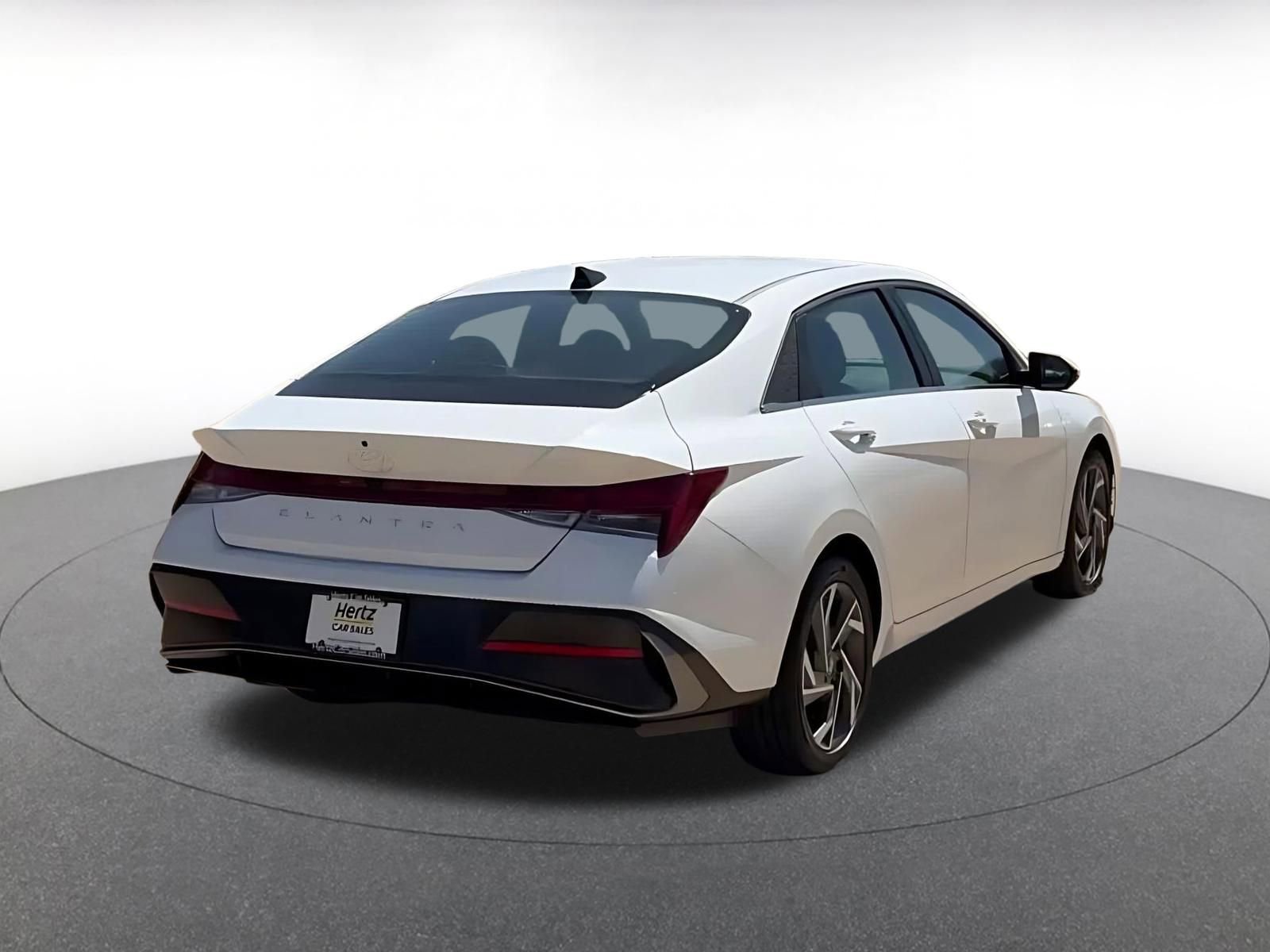 Used 2025 Hyundai Elantra SEL image 15