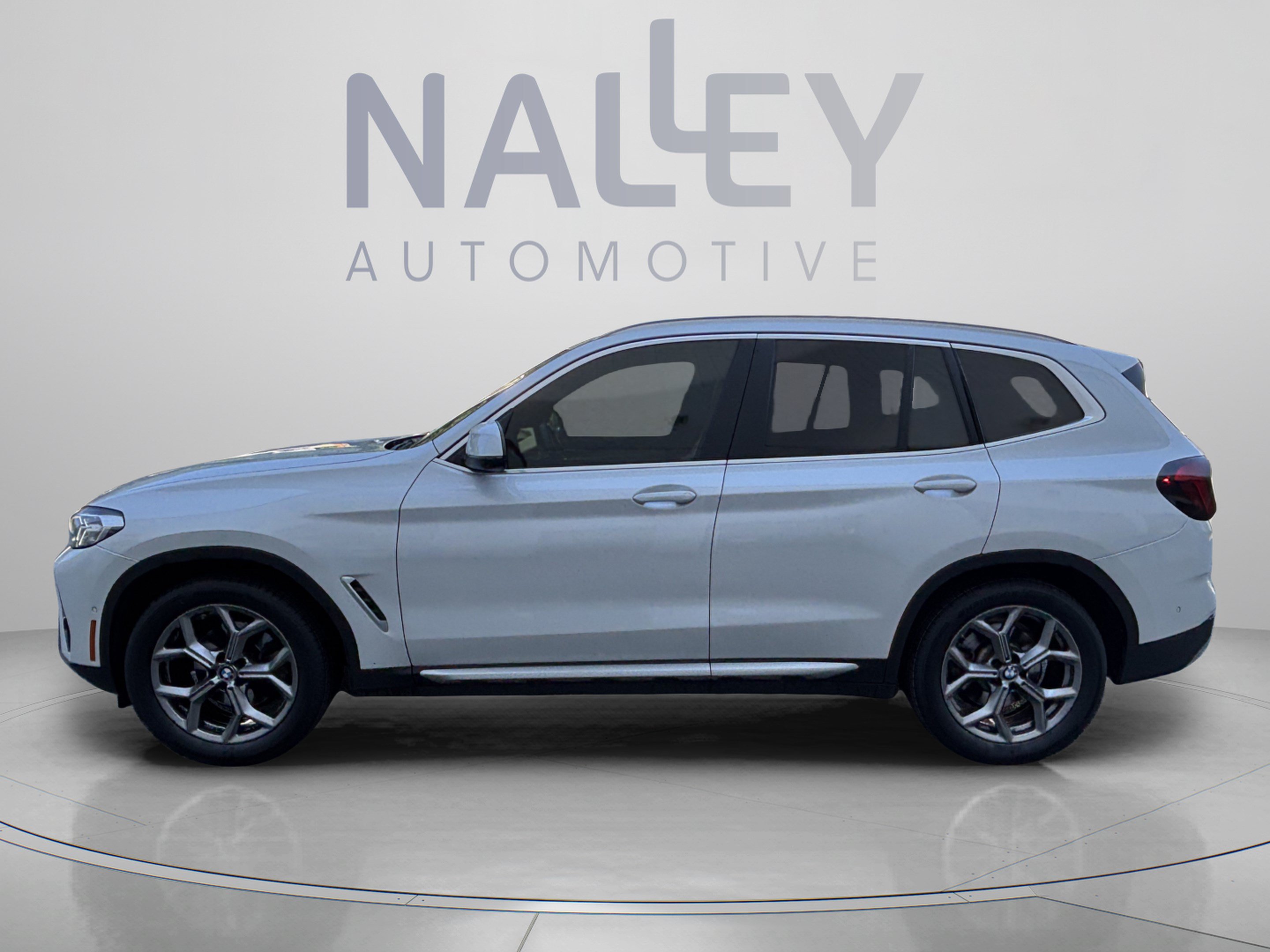 Used 2023 BMW X3 sDrive30i w/ Premium Package RWD image 2