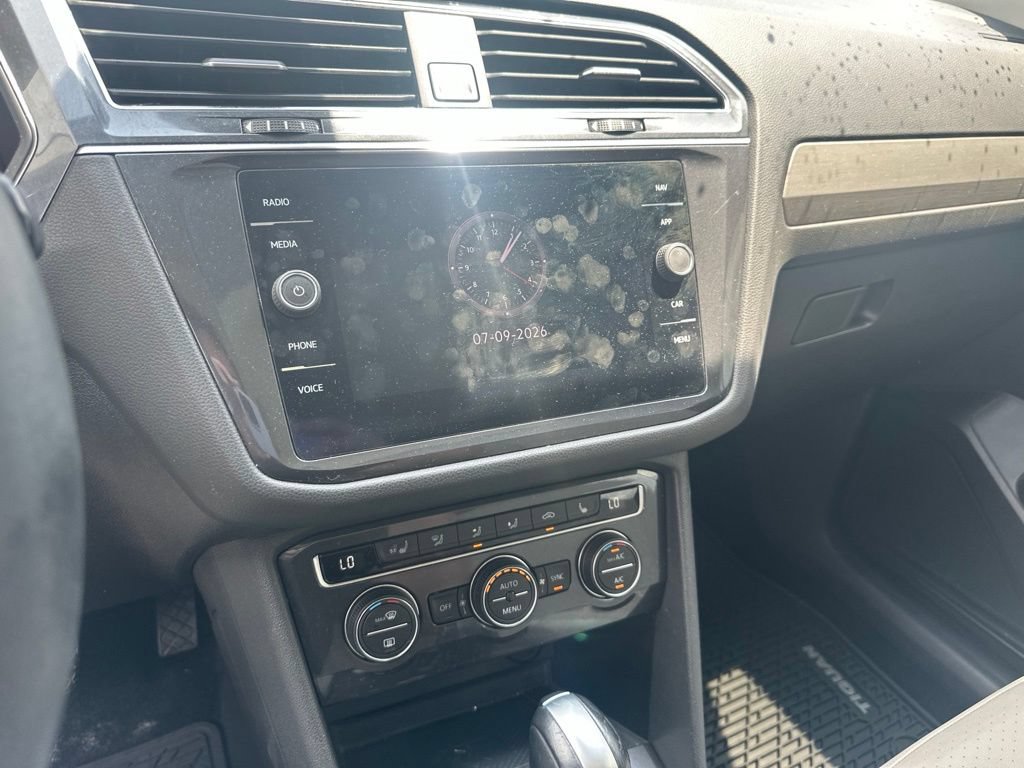Used 2021 Volkswagen Tiguan SEL AWD/4WD image 15